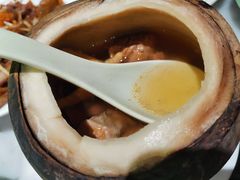 椰子乌骨鸡汤-蝴蝶里·粤菜·点心(龙湖天街&滨江店)