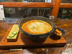 -银米·云南传统过桥米线(双廊黑金冠店)