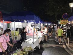 -吴山路夜市