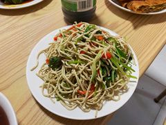 拌豆腐丝-王三姑牛肉饼