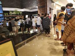 等位区-Let's Taipei 非常烘焙(太古里店)