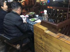 -临江餐馆二楼美食部落