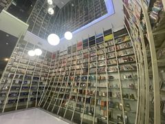 -钟书阁(松江泰晤士小镇店)