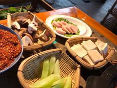 -厚山庭院重庆老火锅