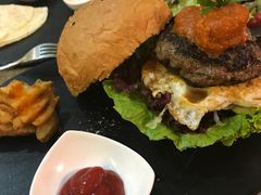 -HIGH FIVE哈福手工汉堡(桂林路店)