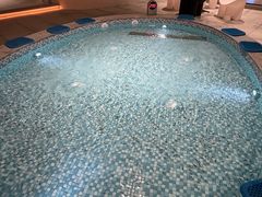 -涨巢·潮玩水疗局