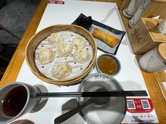 蟹粉小笼-馋三尺蟹粉小笼(人民广场店)