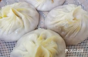 Crab Roe Soup Dumplings