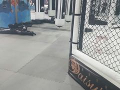 -成杰格斗·拳击·柔术·防身术(建设路店)
