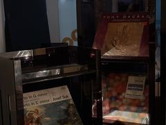 -黑胶星球(华发中城商都店)