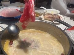 -三人行骨头王火锅(长寿店)