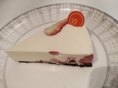草莓酸奶乳酪蛋糕-双风车咖啡馆 Twin Windmills(六道口店)