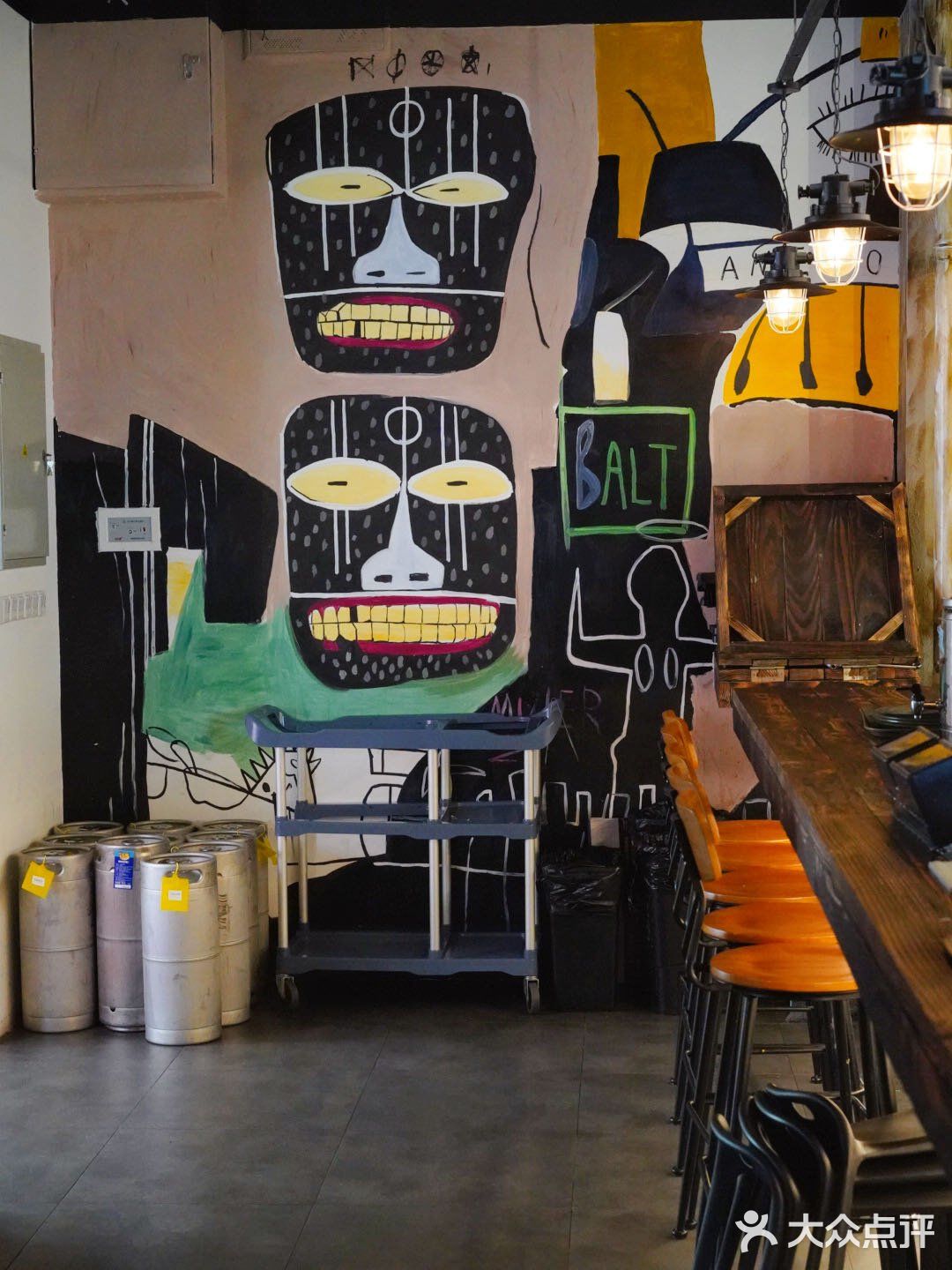 就好这一口烟火气满满的烧烤店 好唛士很过瘾