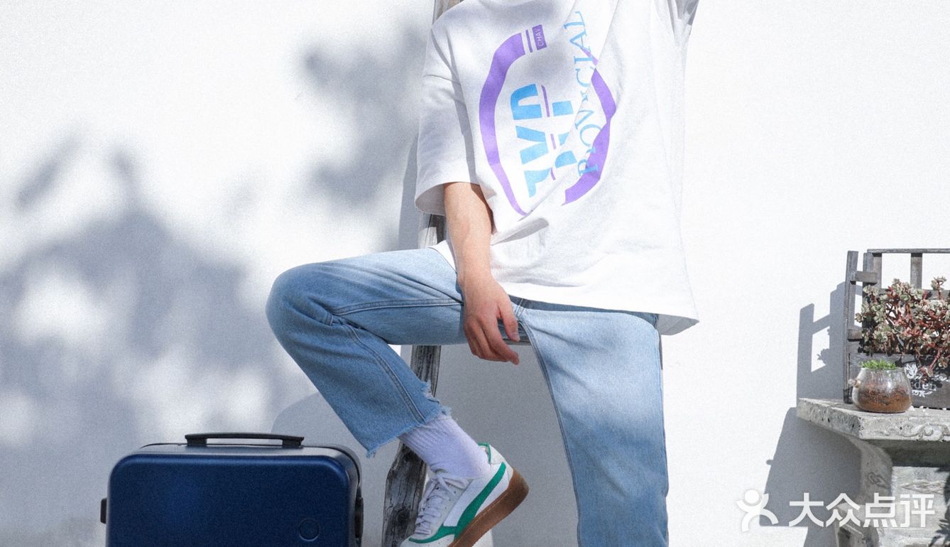 · 民宿在丽江古城北门坡的山顶，视野很好