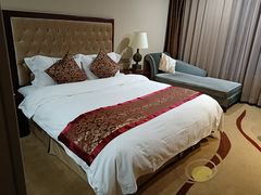 -锦龙国际酒店(天津奥体中心华苑地铁站店)