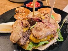 双片鹅肝汉堡-HIGH FIVE哈福手工汉堡(桂林路店)