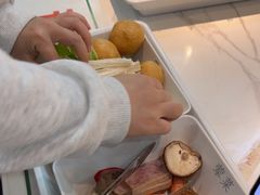 -红渡小香·牛肉麻辣香锅(车站南路店)