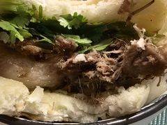 -闫家驴肉老店(华电一校店)