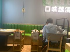 大堂-煲大王猪肚鸡·椰子鸡火锅(红谷滩万达店)