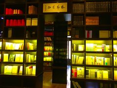 -钟书阁(松江泰晤士小镇店)