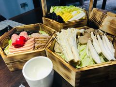 -乐领拈花溪·林涧食韵