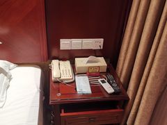 -维也纳酒店(罗湖口岸国贸东门店)