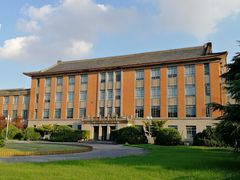 -上海应用技术大学南校区-停车场