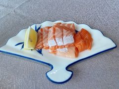 三文鱼腩刺身-亚洲国际大酒店·云顶阁旋转自助餐厅
