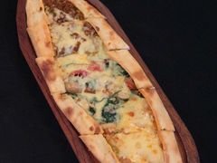 四季皮塔饼-Efes Turkish & Mediterranean Cuisine 艾菲斯餐厅(陆家嘴店)