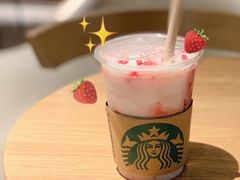 草莓酸奶星冰乐-星巴克(静安嘉里中心B2店)