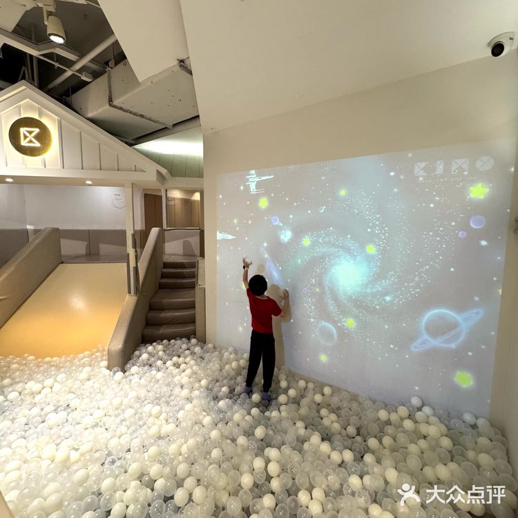 一个人也可轻松遛娃!这家亲子餐厅太chill