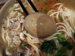 -亮亮面馆(经六路店)