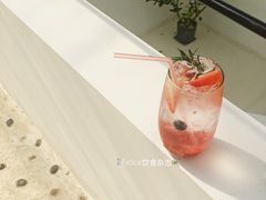 多莓气泡水-UP ON AIR