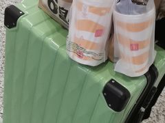 -麦当劳(上海虹桥站30B检票口楼上)