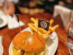 拉丝芝士牛肉堡-Bistro 63 创意融合料理(广粤天地店)