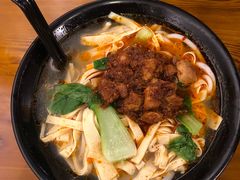 -丽虹云南过桥米线(兴工街店)