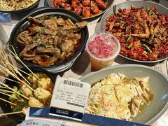 -巴厘龙虾·榜首油焖大虾(音乐学院·沿江酒馆店)