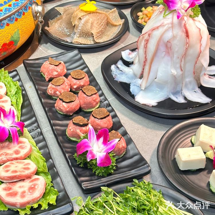 来新疆怎么能不吃沙棘火锅呢！！就在乌鲁木齐