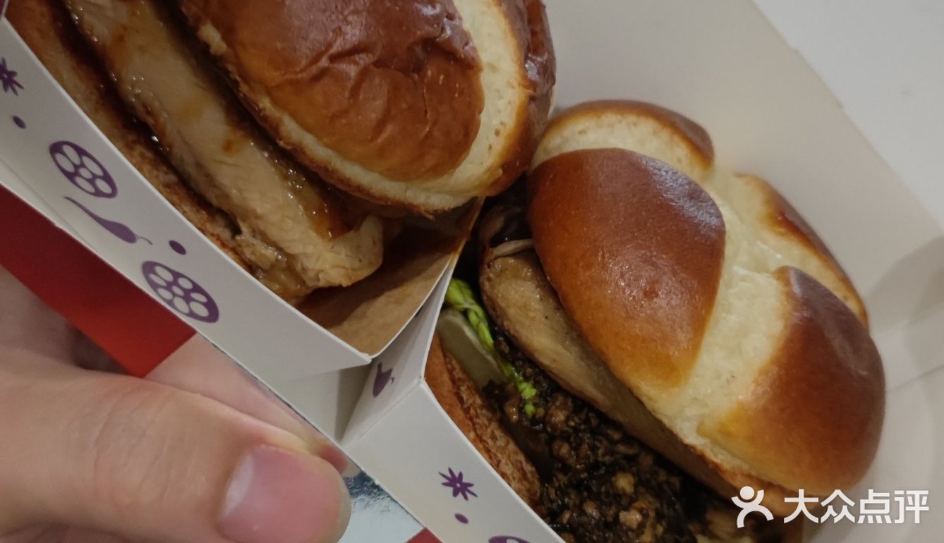 这家店上面的有点干 可能是稍微放久了些