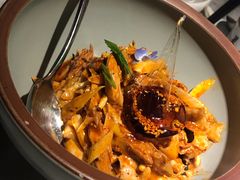 敲糖棒棒鸡-辛香汇·现炒川菜(淮海路百盛店)