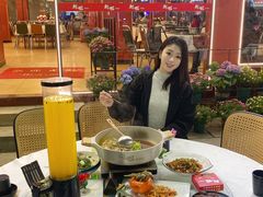 -刘姐啤酒鱼民族演艺餐厅(西街总店)