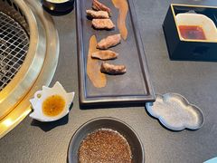 -铭牛烧肉·和牛海鲜自助(高新月牙湖店)