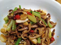 -费大厨辣椒炒肉(万家丽一店)