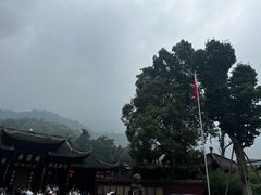 -峨眉山报国寺