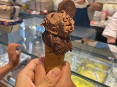 -Venchi (Chocolate & Gelato)