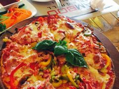 海鲜披萨-Bamboo Bar & Grill Restaurant