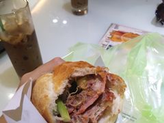 -Bánh Mì Huynh Hoa
