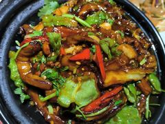-老码头黑皮肘子锅包肉(赣水路店)