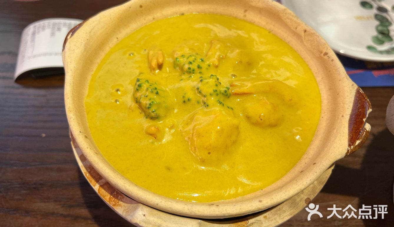 服务态度超好，果然是火爆魔都十年的泰国料理