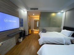 -汉庭优佳(上海娄山关路地铁站店)